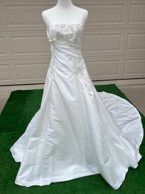 NWT Maggie Sottero Bridal Gown – Diamond White/Oyster Taffeta - Size 10